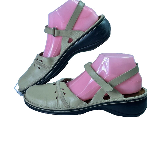 Naot Shoes - NAOT Shoes Womens 41 Gardenia Tan Leather Ankle Strap Hoop & Loop Clog Sandals